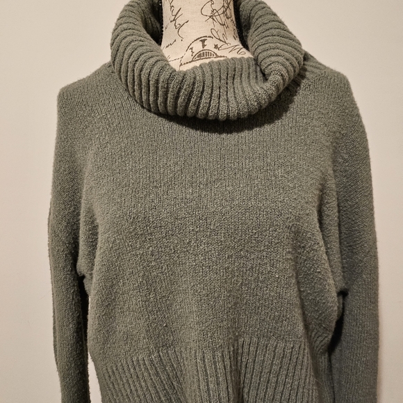 Rachel Zoe sweater - Picture 5 of 5